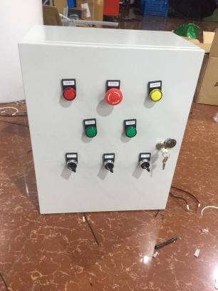 控制箱